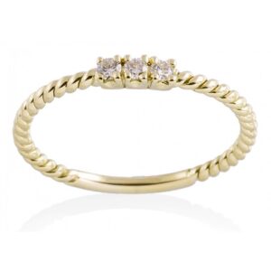 Circle diamond ring in gold