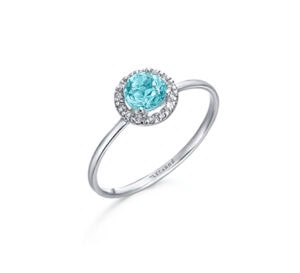 Anillo de oro blanco con topacio azul y diamantes, diseño exclusivo de Salvador Muñoz Joyería Murcia.