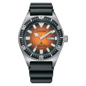 Reloj Citizen Promaster automático para buceo, resistente al agua hasta 200m. Diseño robusto y elega.